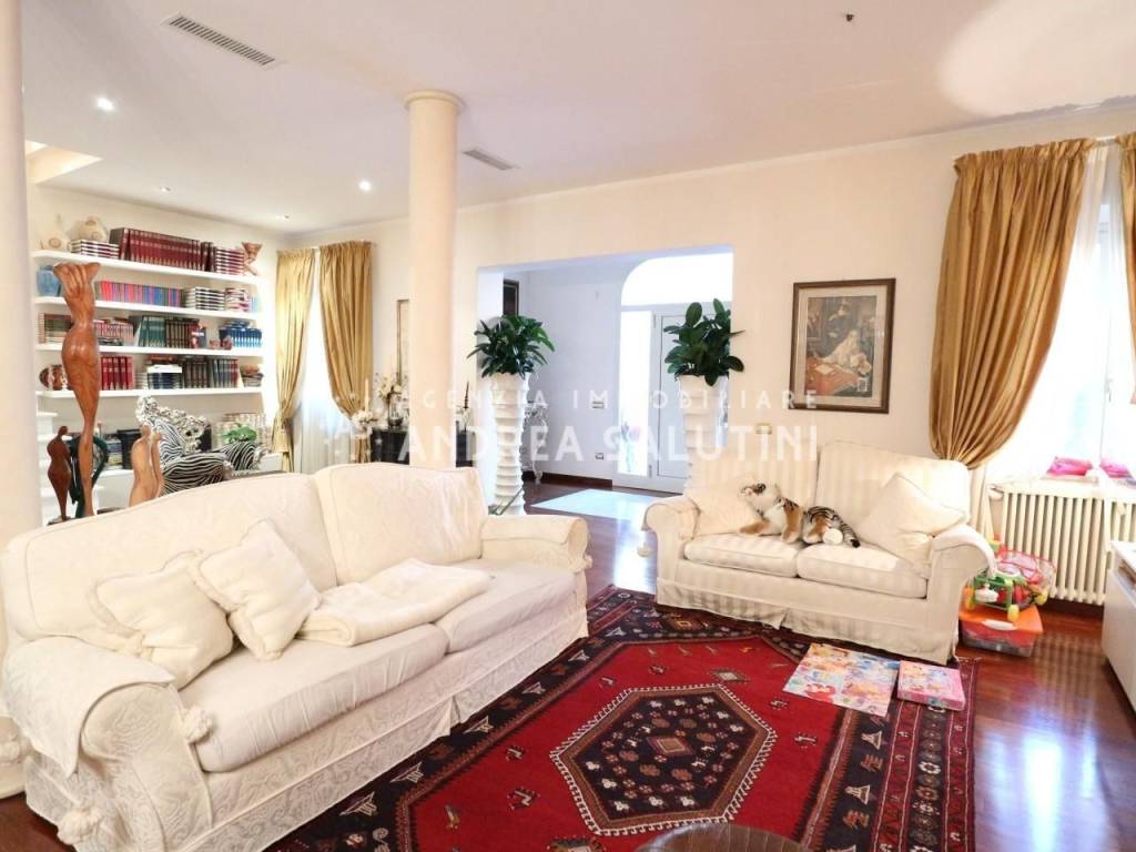 casa indipendente in vendita a Pontedera