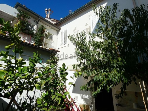 casa indipendente in vendita a Pontedera