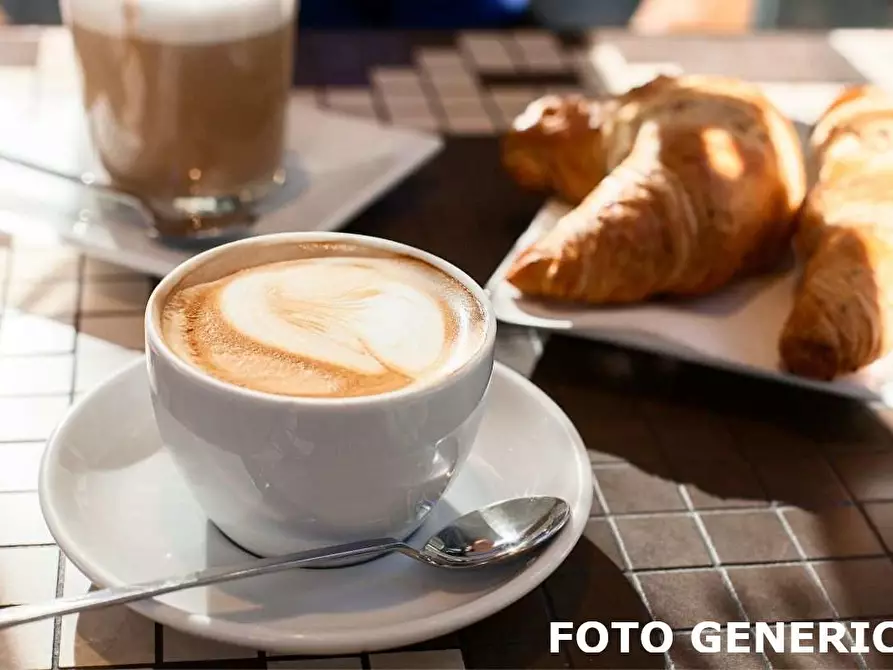 negozio in vendita a Pontedera