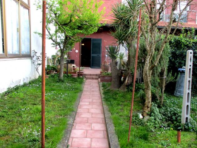 casa indipendente in vendita a Pontedera