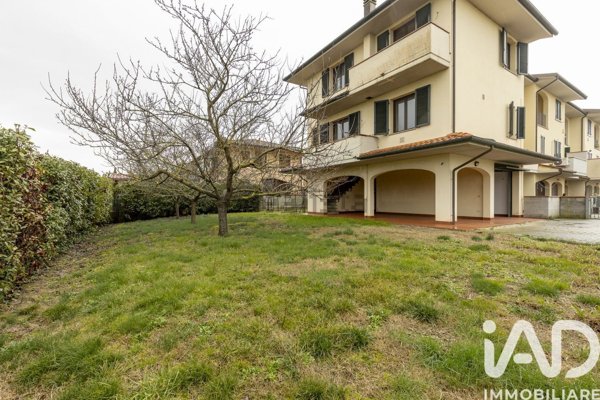 casa indipendente in vendita a Pontedera