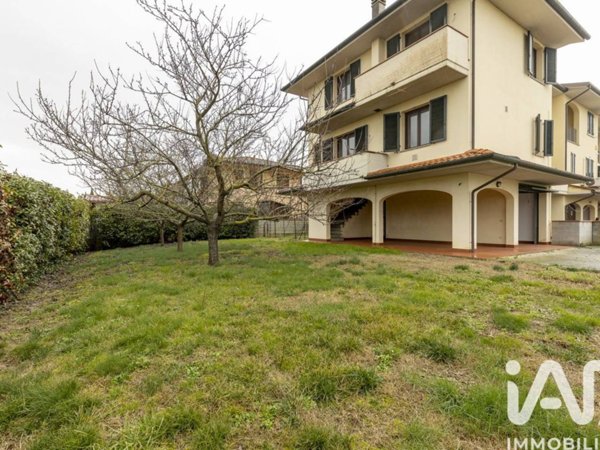 casa indipendente in vendita a Pontedera