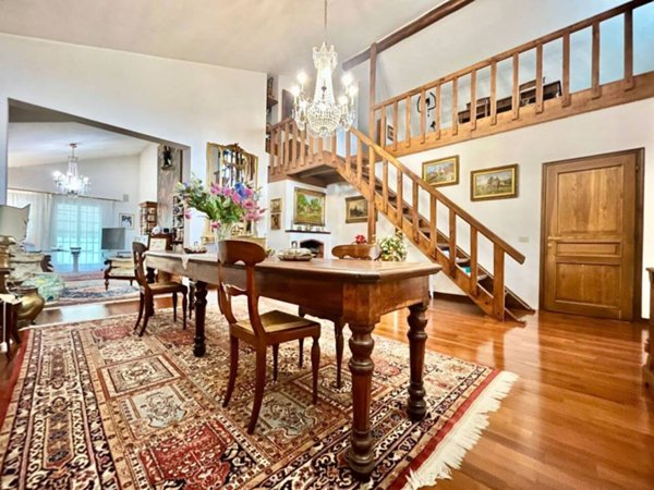 casa indipendente in vendita a Pontedera