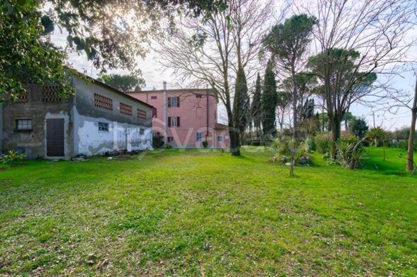 casa indipendente in vendita a Pontedera in zona Santa Lucia