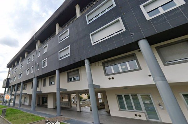 negozio in vendita a Pontedera