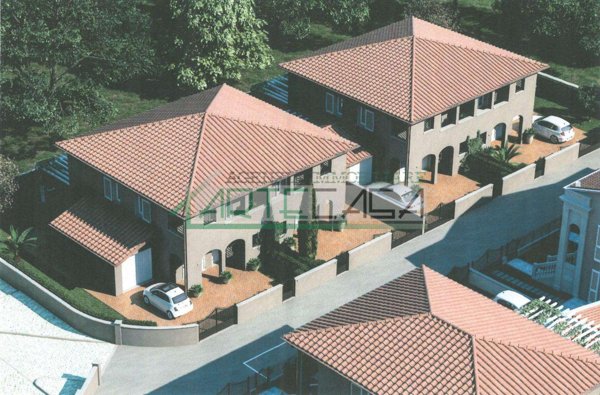 casa indipendente in vendita a Pontedera