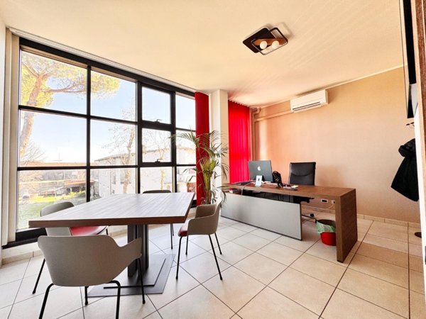 ufficio in vendita a Pontedera