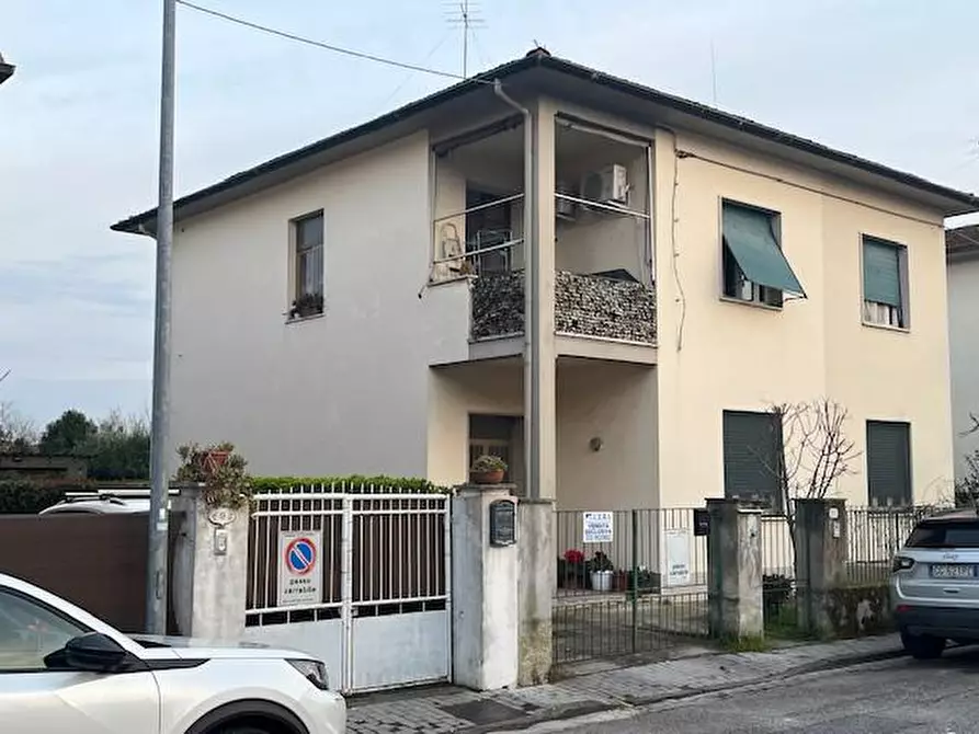 casa indipendente in vendita a Pontedera