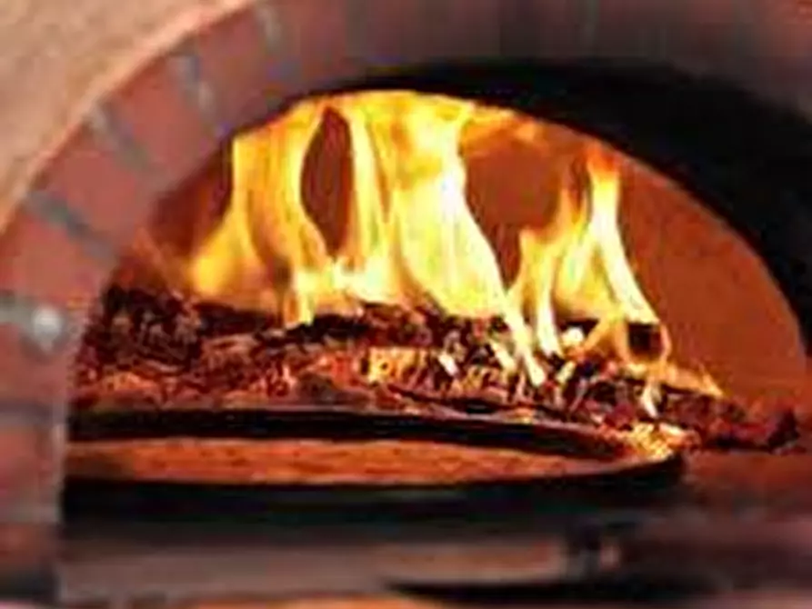 negozio in vendita a Pontedera