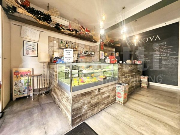 negozio in vendita a Pontedera