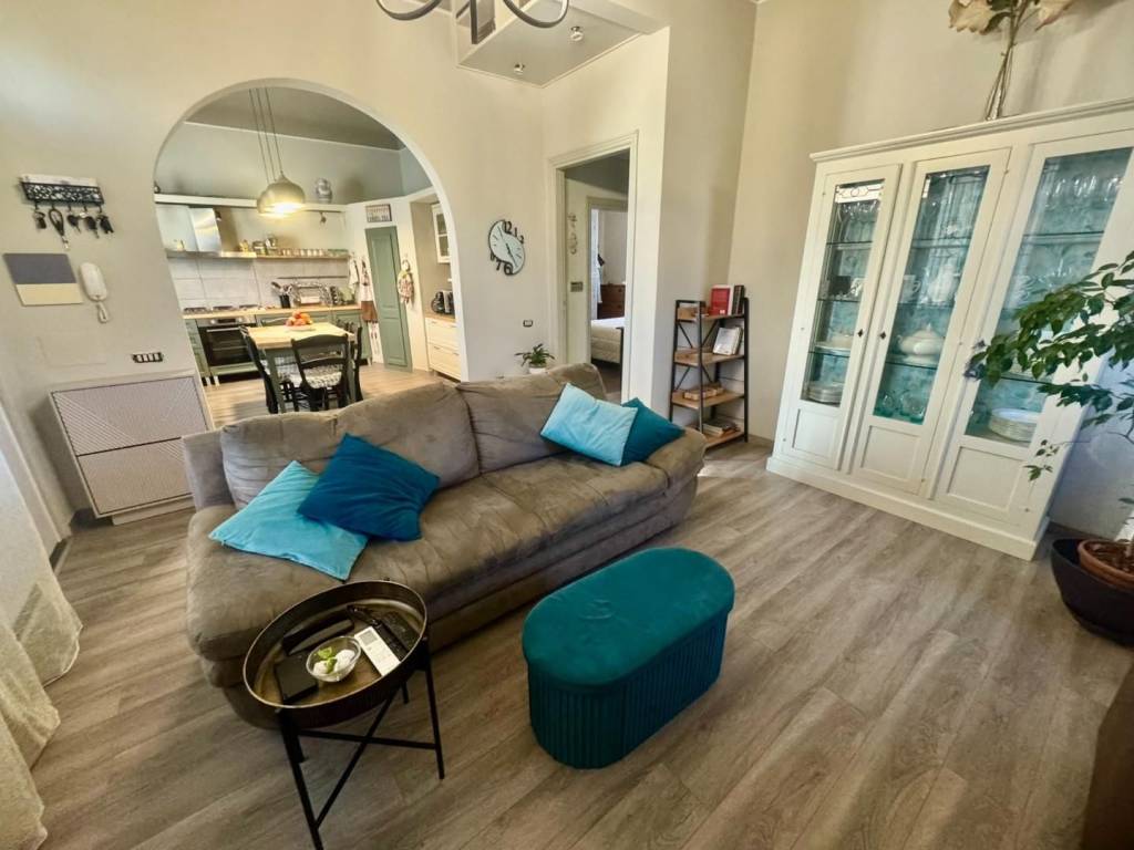 casa indipendente in vendita a Pontedera in zona Pietroconti