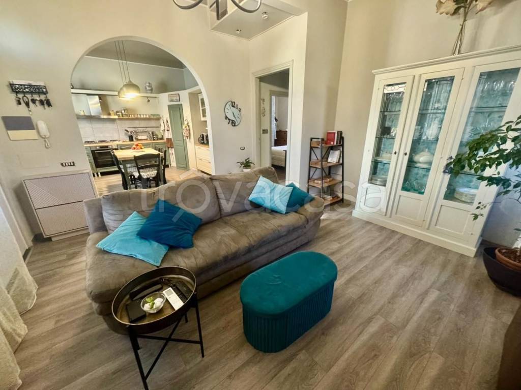 casa indipendente in vendita a Pontedera