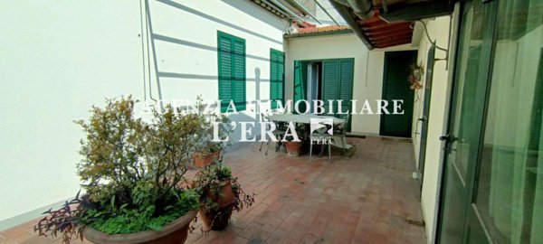 intera palazzina in vendita a Pontedera