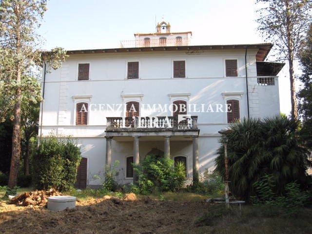 casa indipendente in vendita a Pontedera in zona Treggiaia