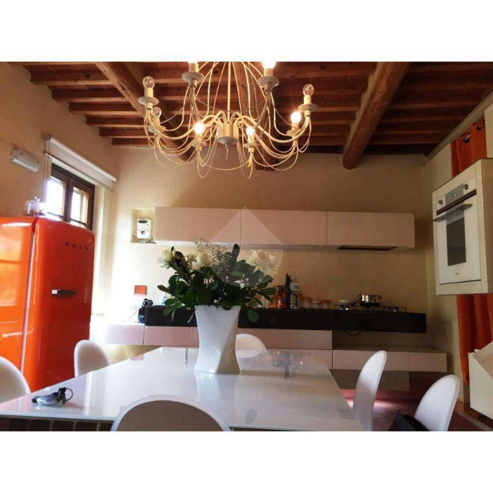 casa indipendente in vendita a Pontedera in zona Montecastello