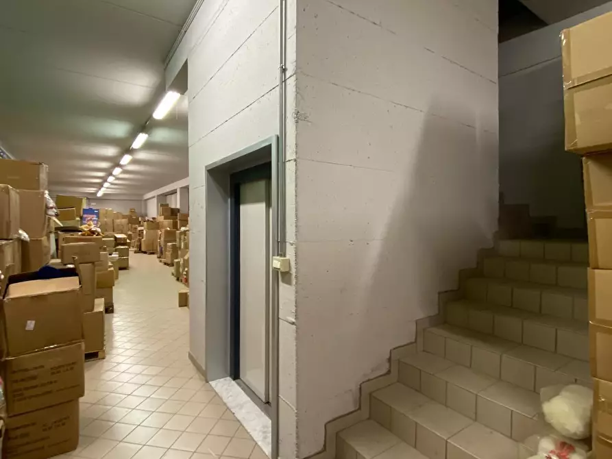 capannone in vendita a Pontedera