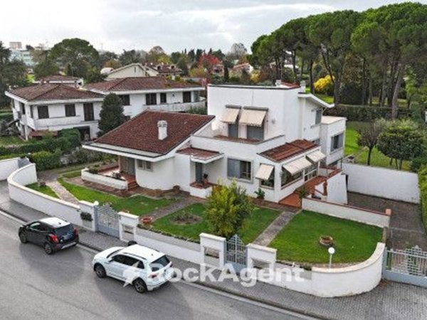 casa indipendente in vendita a Pontedera