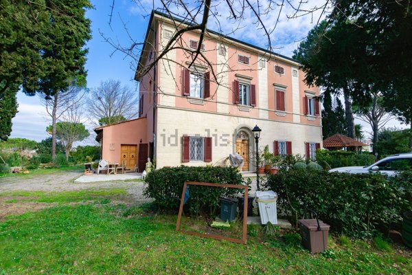 casa indipendente in vendita a Pontedera in zona Santa Lucia