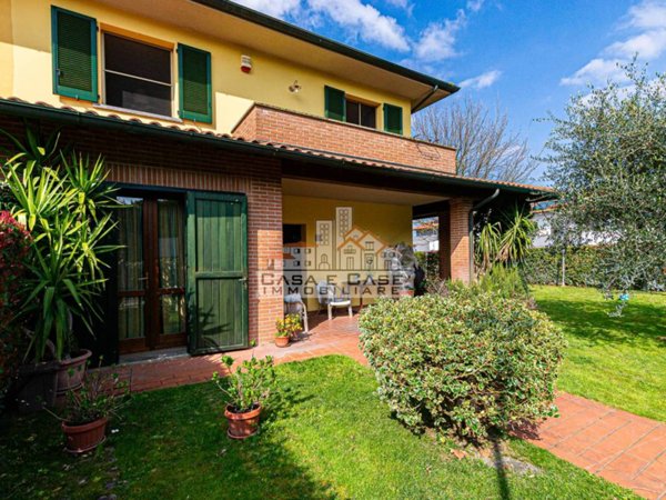 casa indipendente in vendita a Pontedera in zona La Rotta