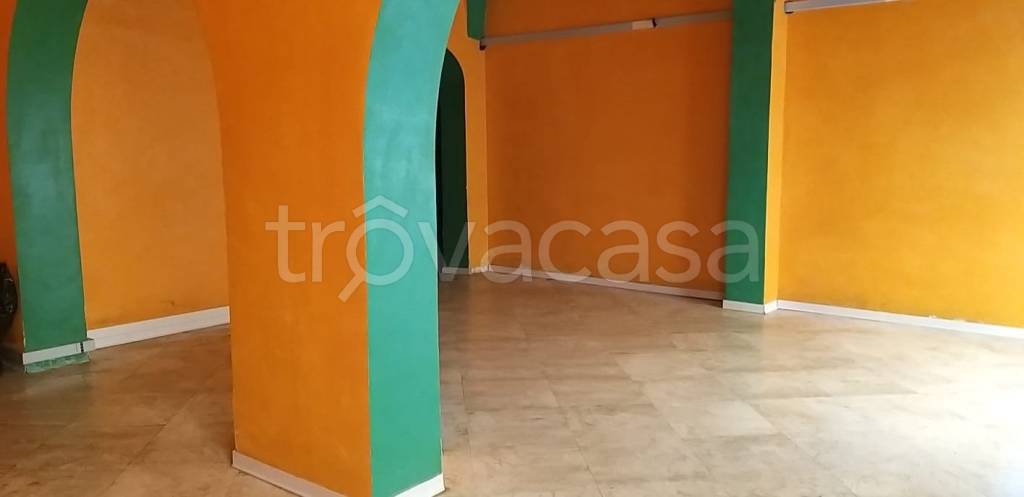 negozio in vendita a Pontedera