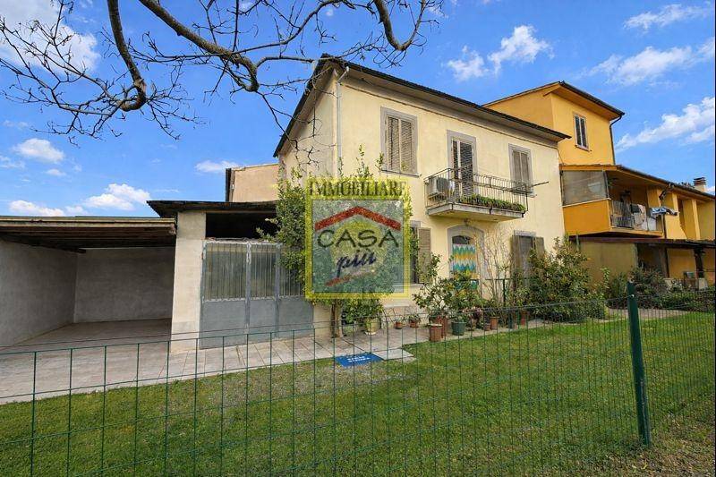 casa indipendente in vendita a Pontedera