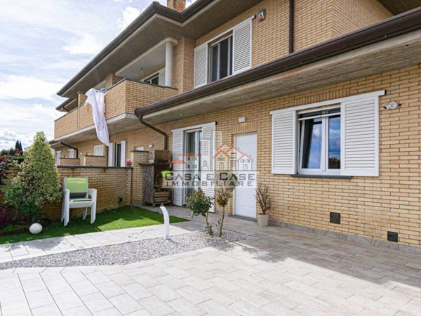 appartamento in vendita a Pontedera in zona Santa Lucia