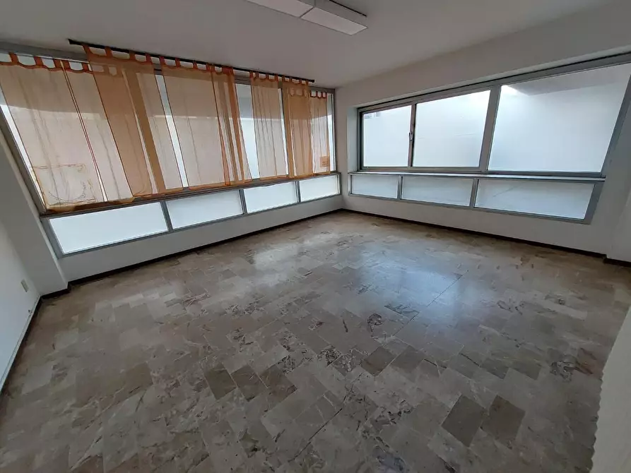 ufficio in vendita a Pontedera