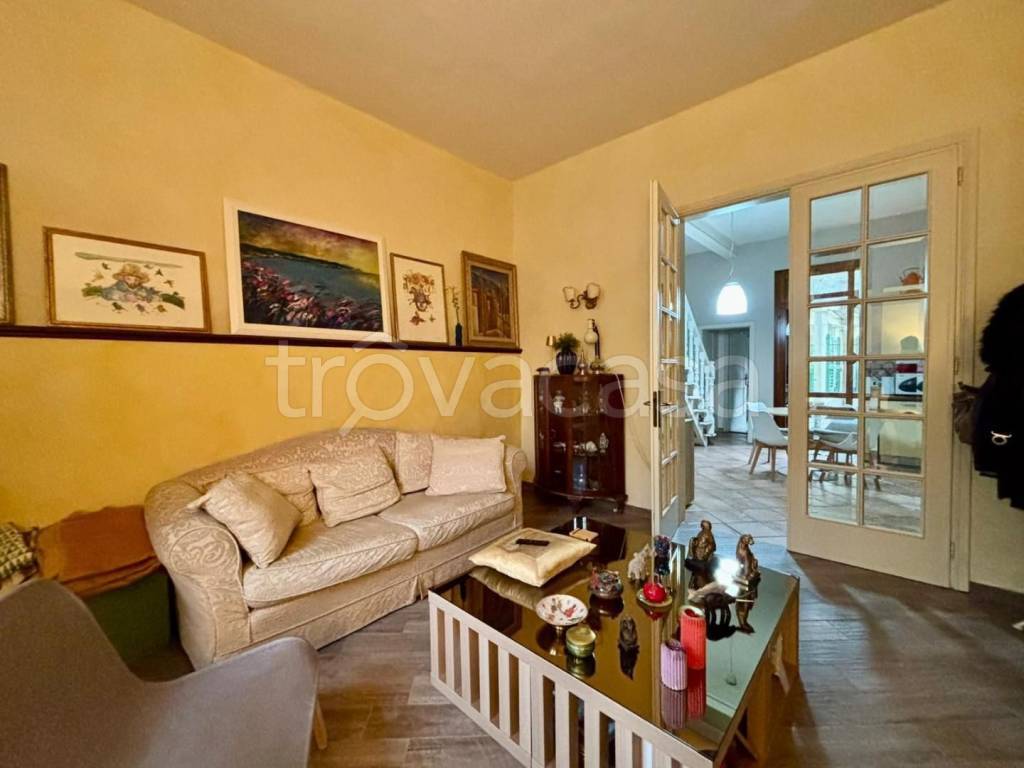 appartamento in vendita a Pontedera in zona Pietroconti