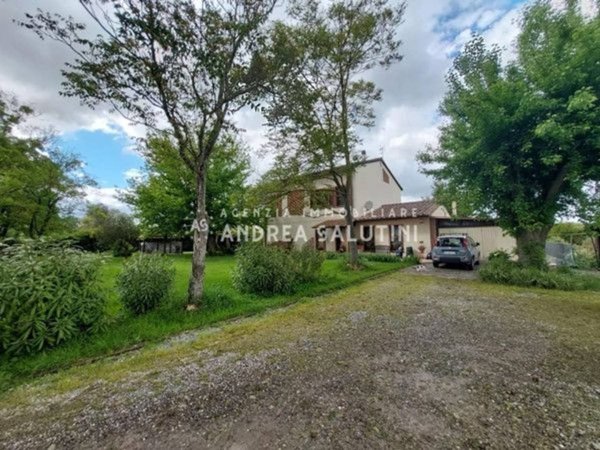 casa indipendente in vendita a Pontedera
