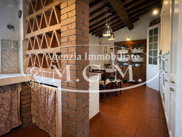 casa indipendente in vendita a Pontedera in zona Montecastello