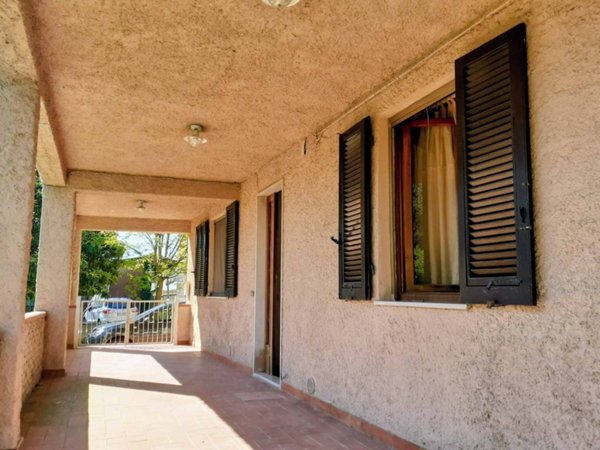 casa indipendente in vendita a Pontedera