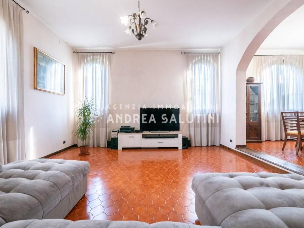 casa indipendente in vendita a Pontedera
