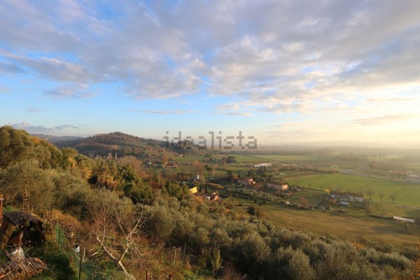 appartamento in vendita a Pontedera in zona Treggiaia