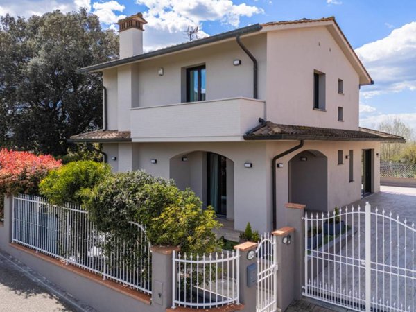 casa indipendente in vendita a Pontedera in zona Il Romito