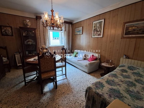 intera palazzina in vendita a Pontedera in zona Santa Lucia