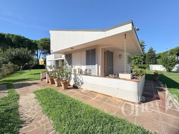 casa indipendente in vendita a Pontedera