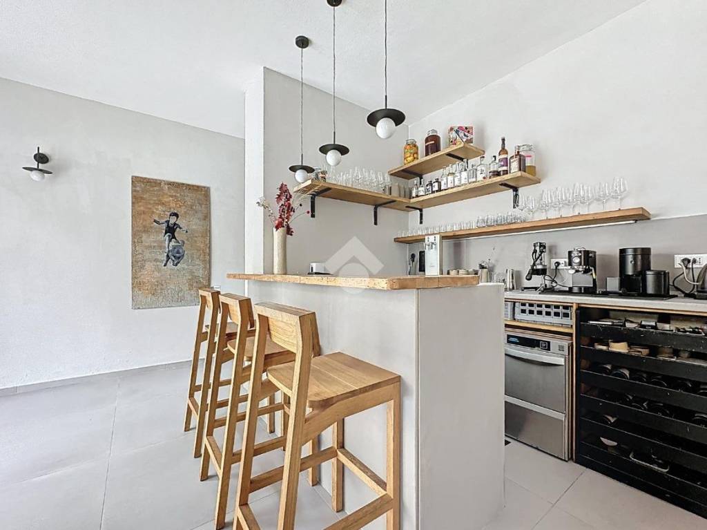 negozio in vendita a Pontedera