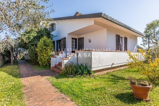 casa indipendente in vendita a Pontedera in zona Montecastello