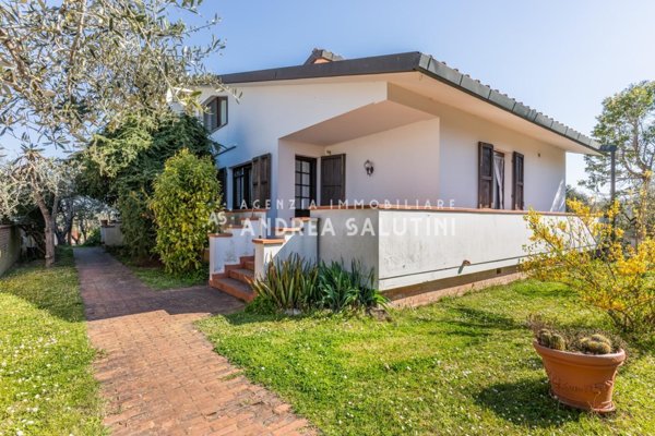 casa indipendente in vendita a Pontedera in zona Montecastello