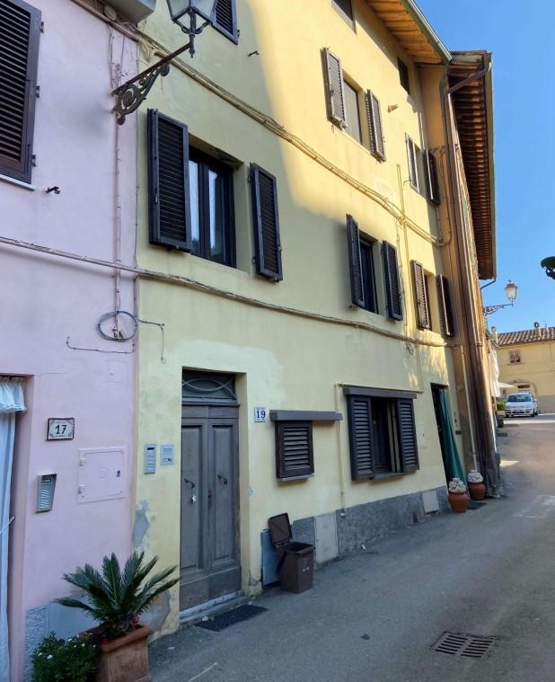 appartamento in vendita a Pontedera in zona I Fabbri