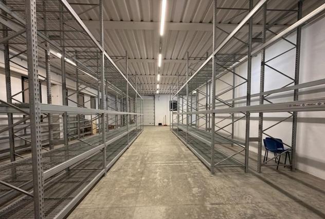 locale di sgombero in vendita a Pontedera