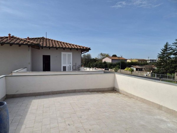 appartamento in vendita a Pontedera in zona Pietroconti