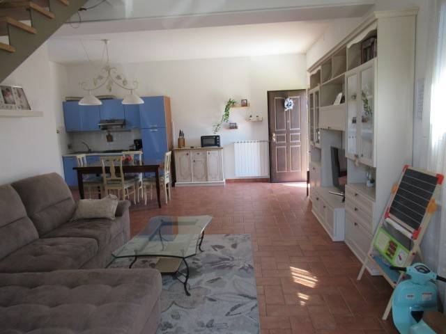 casa indipendente in vendita a Pontedera