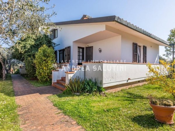 casa indipendente in vendita a Pontedera in zona Montecastello