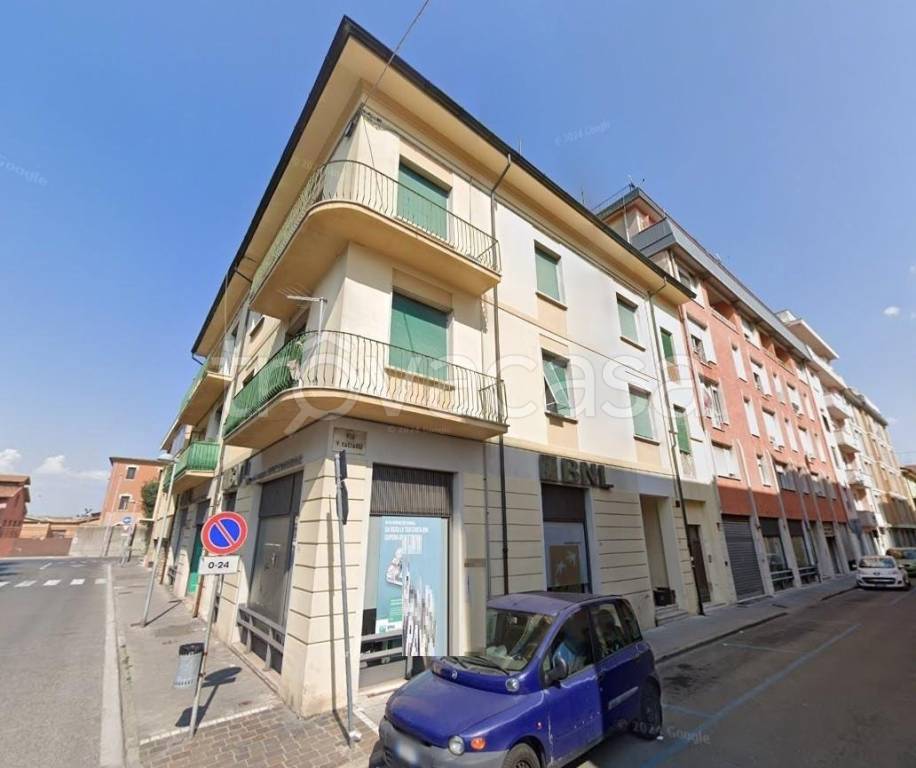 negozio in vendita a Pontedera