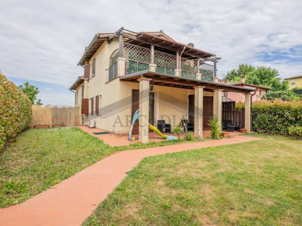 appartamento in vendita a Pontedera in zona Montecastello