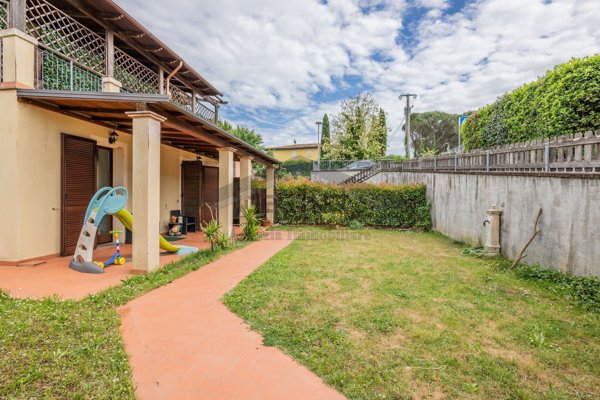 appartamento in vendita a Pontedera in zona Montecastello