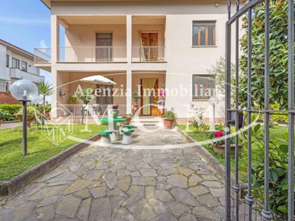 casa indipendente in vendita a Pontedera in zona La Rotta