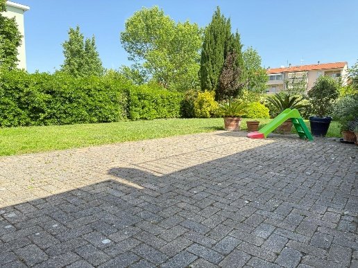 casa indipendente in vendita a Pontedera