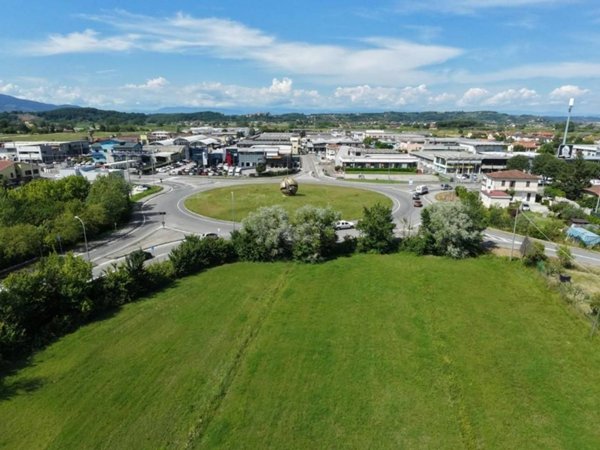 terreno edificabile in vendita a Pontedera in zona La Bianca